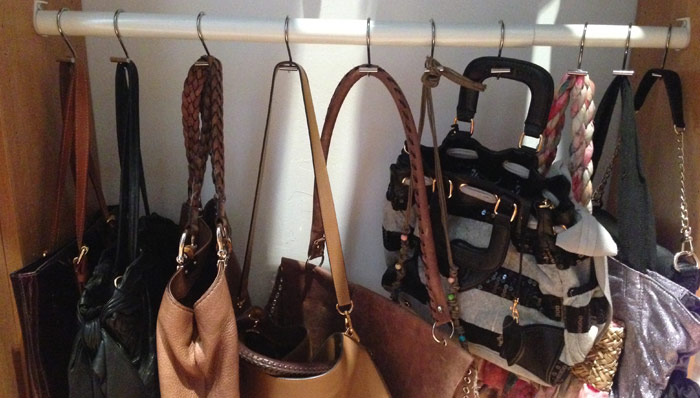 WHEN IT COMES TO HANDBAG ORGANIZATION, THINK LIKE A FRENCH WOMAN