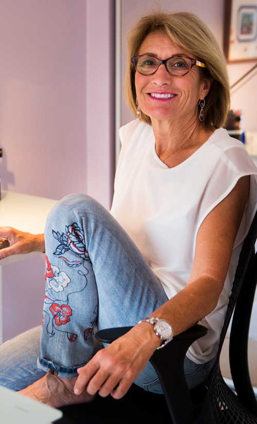 EMBRACE THE NEW YEAR: YOUR GUIDE TO GETTING ORGANIZED WITHOUT PRESSURE 1 Marla Ottenstein